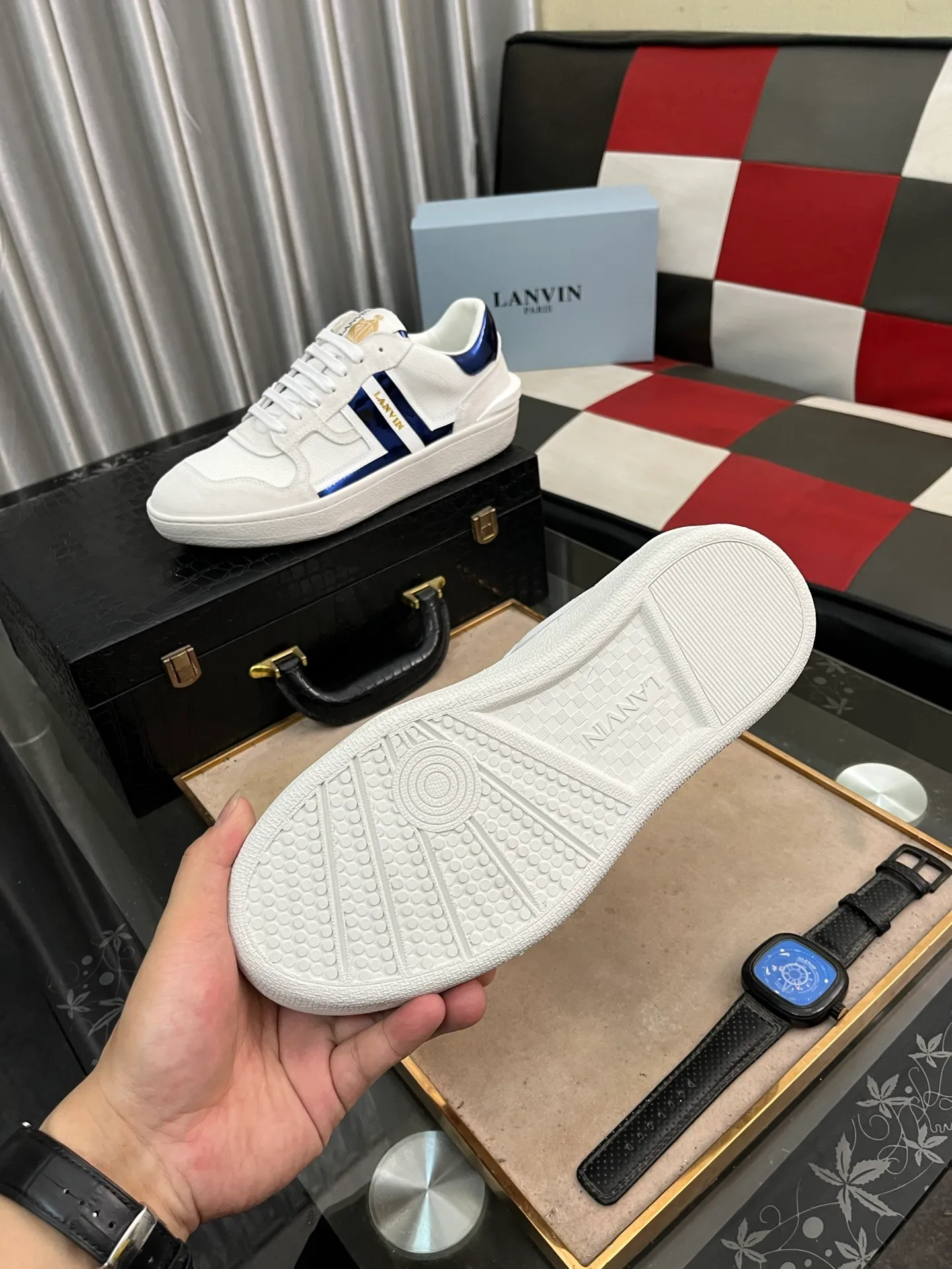 Men's men's shoes 💰540⌚️⌚️❗️Lanvin# Lanvin spring and summer series new colors latest lace up fashion casual forrest shoes running shoes ~ bumpr high quality couple series‼ ️ The latest trendy products of the season 🌈Many bloggers have started buying original models and custom-made them. The uppers are made of nubuck leather. They are very versatile, fashionable and casual, and are comfortable on the feet. Recommended for personal use! The original molded rubber backing with clear logo is wear-resistant. Standard code for couples: female code 35~40, male code 38-45